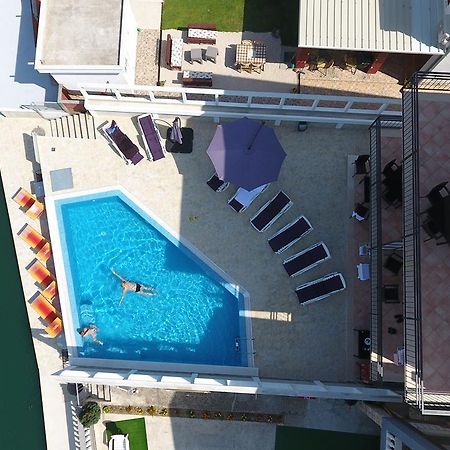 Apartments Riverside ヘルツェグ・ノヴィ エクステリア 写真