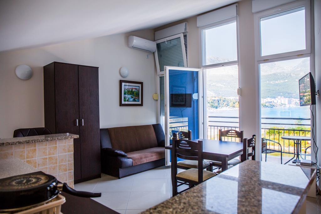 Apartments Riverside ヘルツェグ・ノヴィ エクステリア 写真