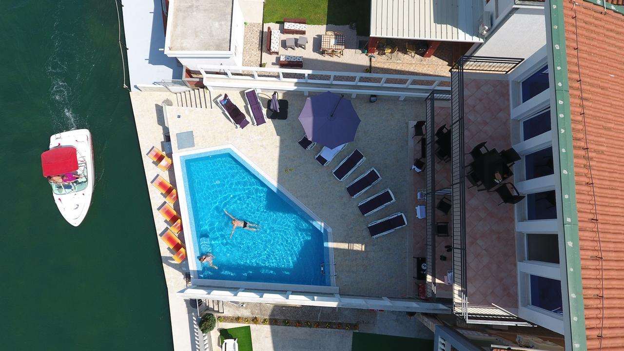 Apartments Riverside ヘルツェグ・ノヴィ エクステリア 写真